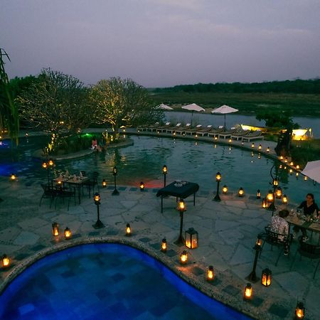 Barahi Jungle Lodge Meghauli Kültér fotó