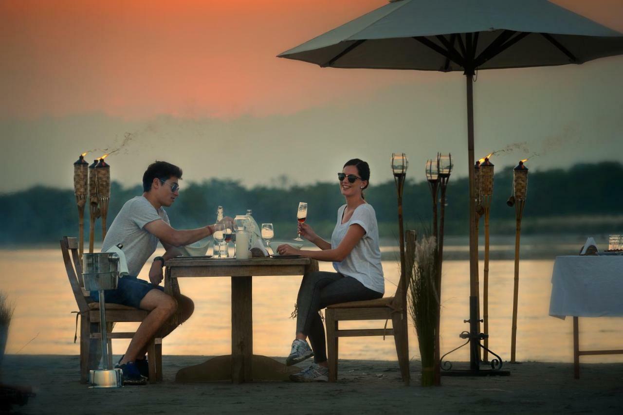 Barahi Jungle Lodge Meghauli Kültér fotó